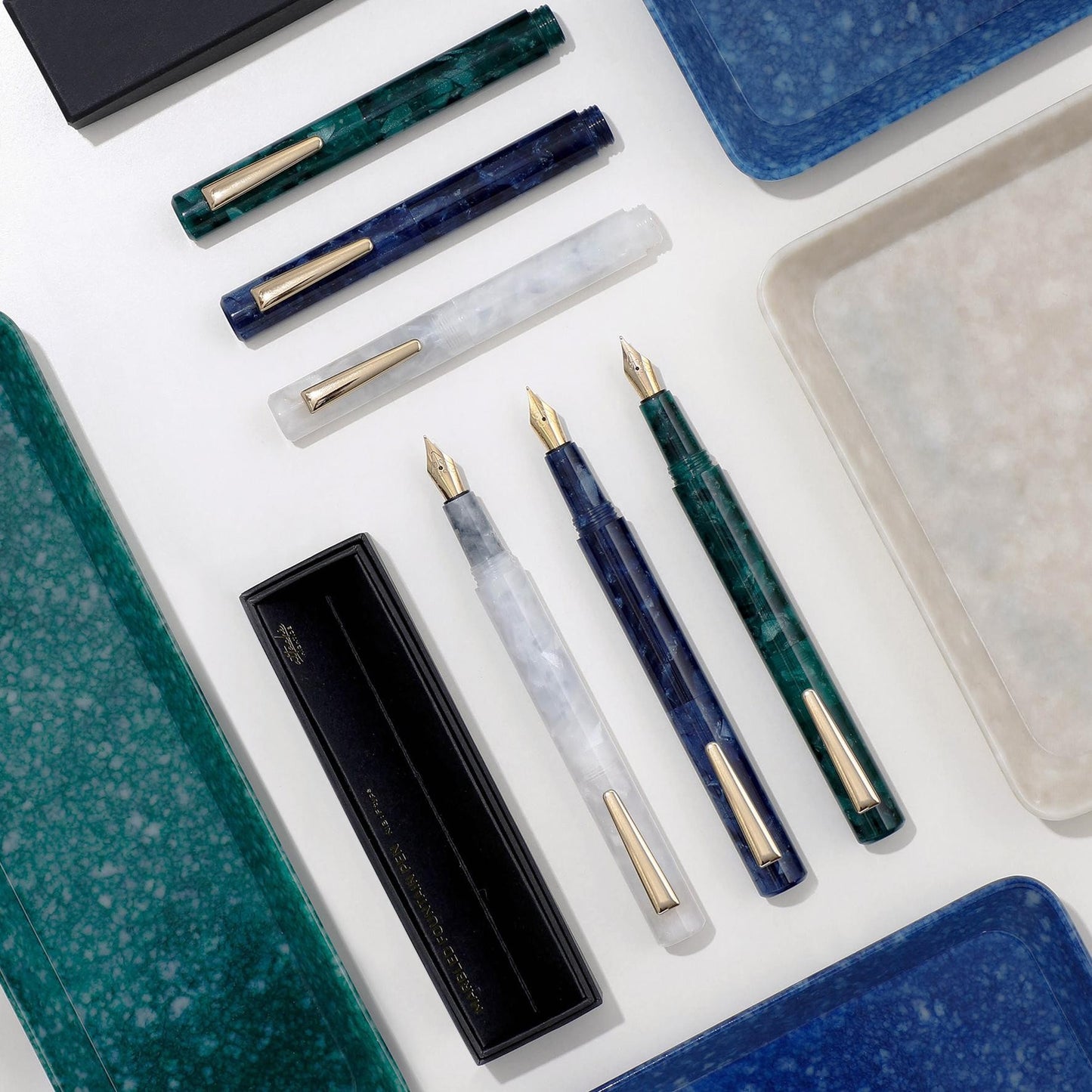 HIGHTIDE Marbled Fountain Pen Attaché White color options